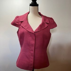 Tahari Sz 8 Short Cap Sleeve form fitting Pink Jacket